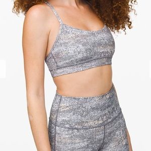 🥳FINAL‼️EUC Lululemon Flow Y Bra